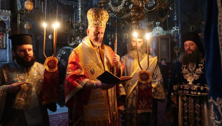 Τρισαρχιερατική Θεία Λειτουργία στην Ι. Μονή Ξενοφώντος