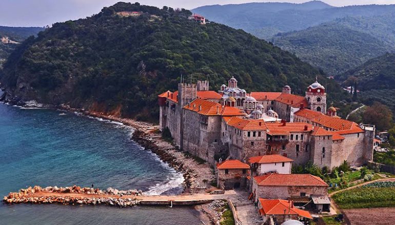 Μονή Εσφιγμένου: Κατάληψη από εξωεκκλησιαστικά άτομα