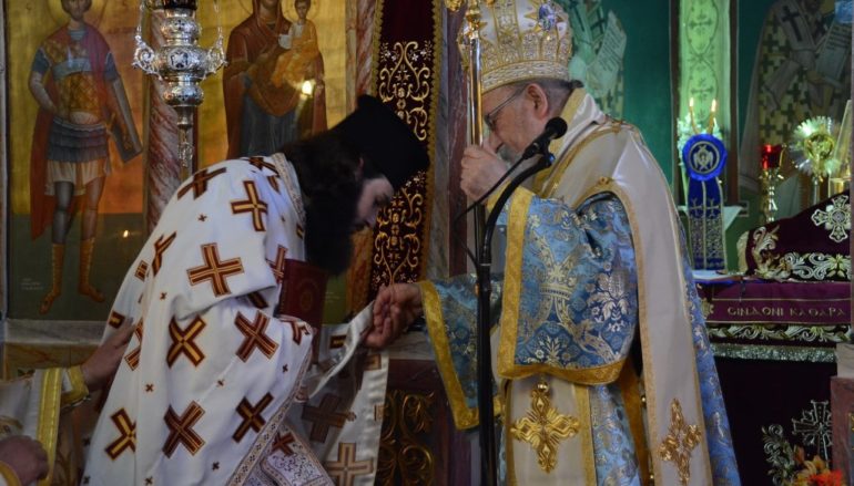 Χειροτονία Πρεσβυτέρου από τον Μητροπολίτη Αιτωλίας