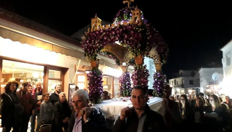 Η Ακολουθία του Επιταφίου στην Φοινικούντα Μεσσηνίας