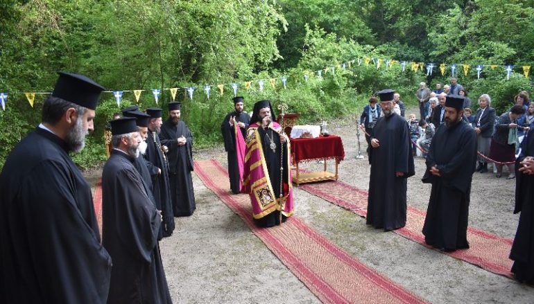 Εσπερινός του Αγίου Θεοφάνους στην Ι. Μητρόπολη Μαρωνείας