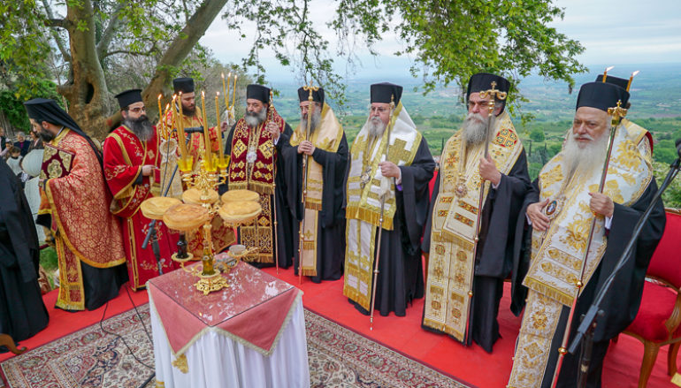 Πολυαρχιερατικός Εσπερινός των Αγίων Δισχιλίων Ναουσαίων Νεομαρτύρων
