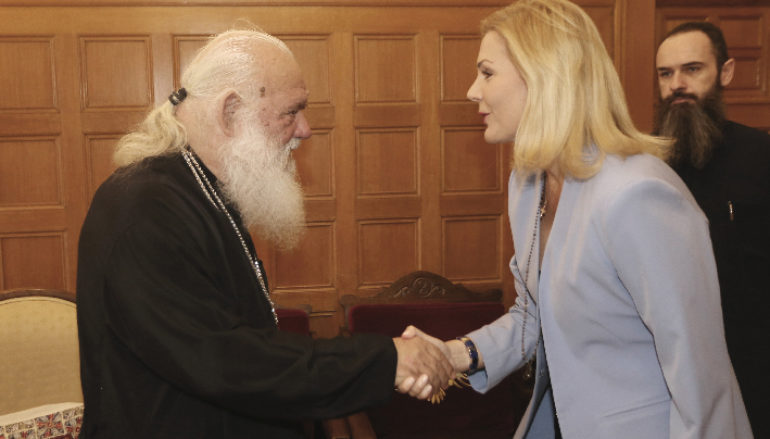 Η υποψήφια Βουλευτής Έμη Λιβανίου στον Αρχιεπίσκοπο