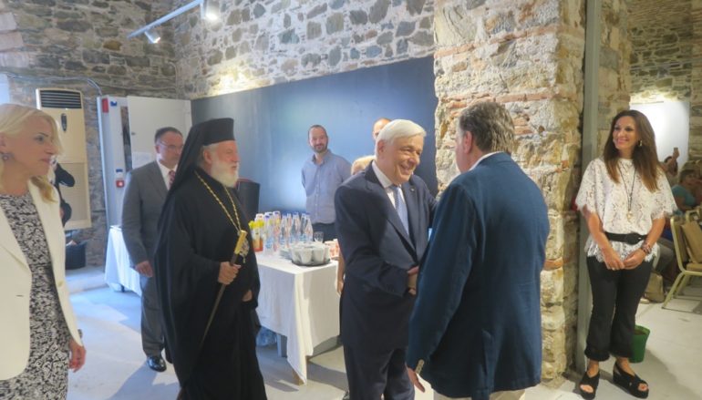 Τον Πρόεδρο της Δημοκρατίας υποδέχθηκε ο Μητροπολίτης Σύρου