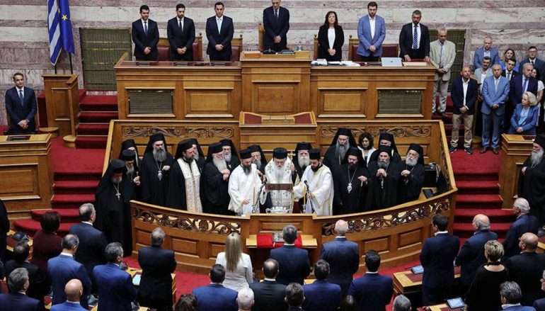 Αρχιεπίσκοπος Ιερώνυμος σε Βουλευτές: “Από καρδιάς καλή δύναμη”