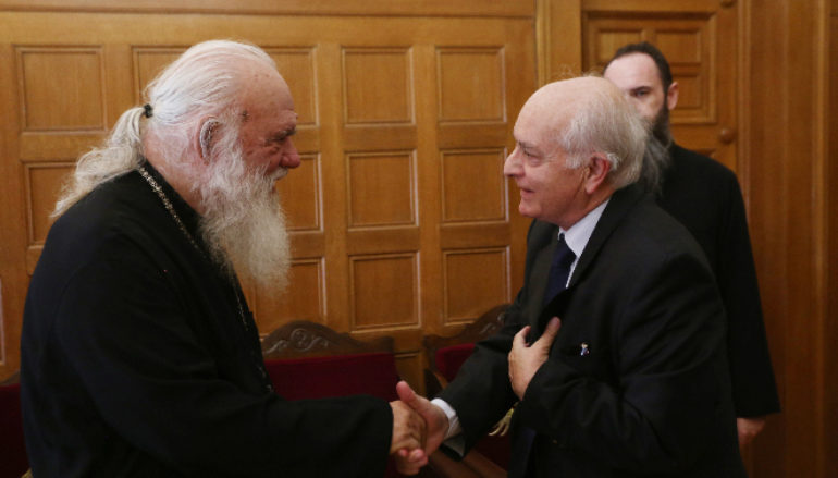 O Δήμαρχος Φιλοθέης και o Γεν. Γραμμ. Υπ. Παιδείας στον Αρχιεπίσκοπο