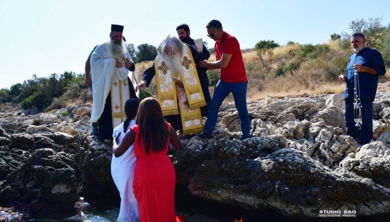 Νεαρή Κενυάτισσα βαπτίσθηκε Ορθόδοξη Χριστιανή