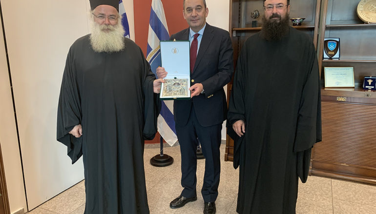 Συνάντηση Μητροπολιτών Πέτρας και Ιεραπύτνης με τον Υπουργό Ναυτιλίας