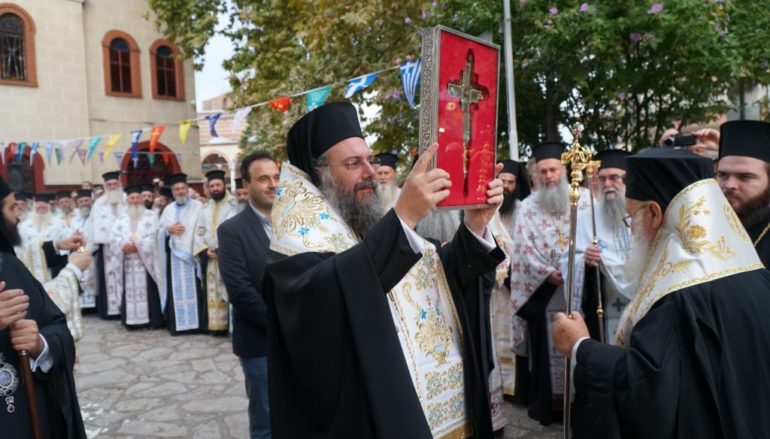 Τα Τρίκαλα υποδέχθηκαν Τίμιο Ξύλο από τα Ιεροσόλυμα