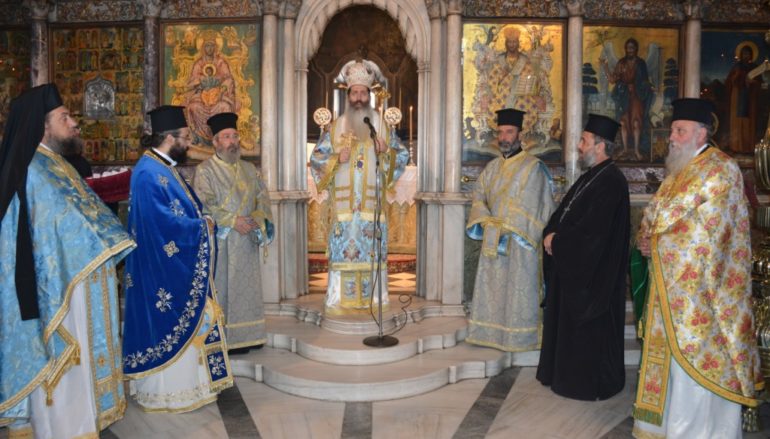 Ο Μητροπολίτης Φθιώτιδος στον Πανίερο Ναό της Μεγαλόχαρης στην Τήνο