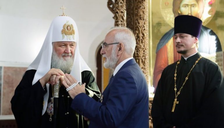 Ο Πατριάρχης Μόσχας Κύριλλος τίμησε τον Ιβάν Σαββίδη
