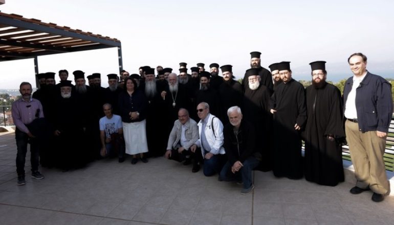 Ο Μητροπολίτης και στελέχη της Μητροπόλεως Ν. Κρήνης σε δομές της Αρχιεπισκοπής