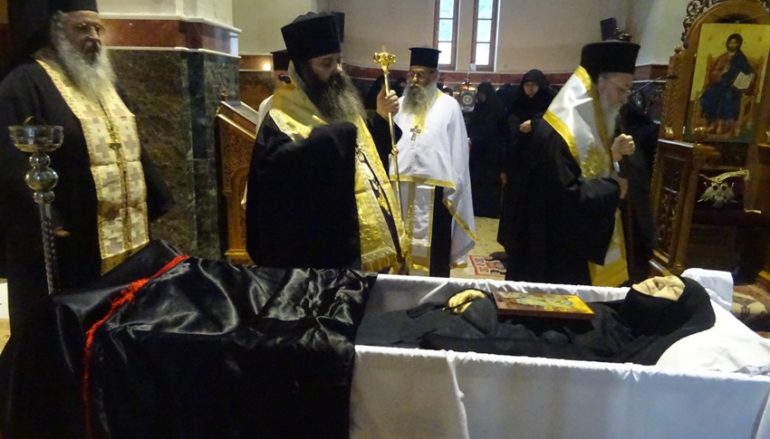 Εξόδιος Ακολουθία της Μοναχής Παταπίας της Ι. Μ. Τιμίου Σταυρού Μαψού