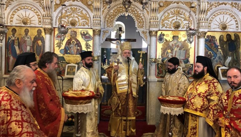 Χειροτονία Διακόνου από τον Μητροπολίτη Παροναξίας