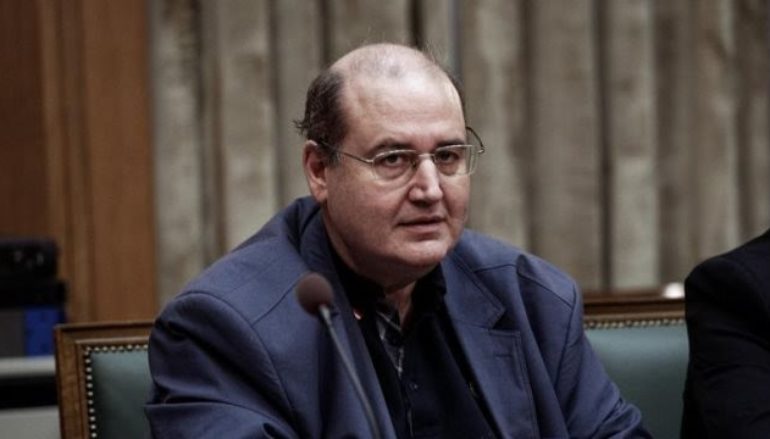 Φίλης: “Να φύγει από το Υπ. Παιδείας η αρμοδιότητα για τα Θρησκεύματα”