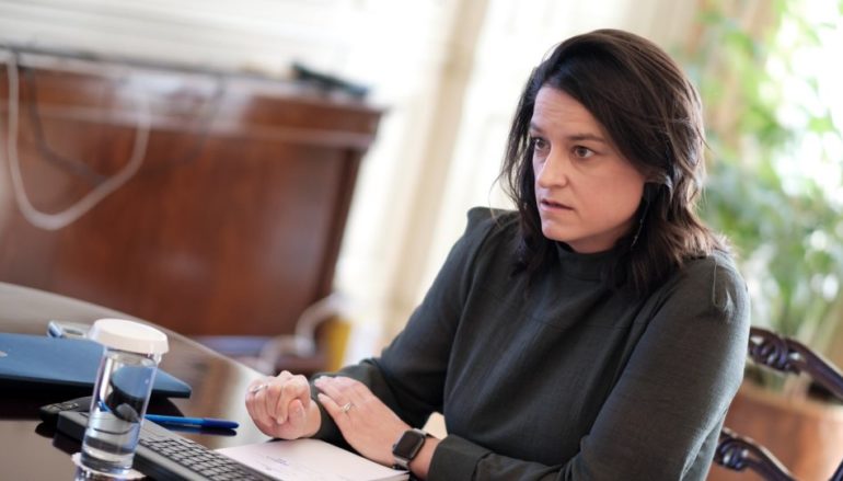 Ανακαλεί η Κεραμέως το έγγραφο για ημερίδα της «Χριστιανικής Αγωγής»