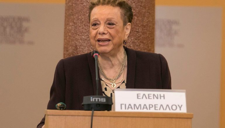 Λοιμωξιολόγος Ελένη Γιαμαρέλλου: “Η θεία κοινωνία δεν μεταδίδει ασθένεια”