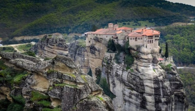 Οι Ιερές Μονές των Μετεώρων θα παραμείνουν κλειστές για τους επισκέπτες