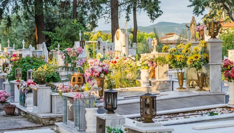 Κορονoϊός: Ανοίγουν 372 τάφοι στο Γ’ Νεκροταφείο Αθηνών