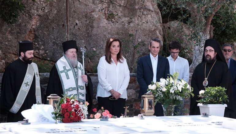 Ο Πρωθυπουργός στο Μνημόσυνο του πατέρα του Κωνσταντίνου Μητσοτάκη