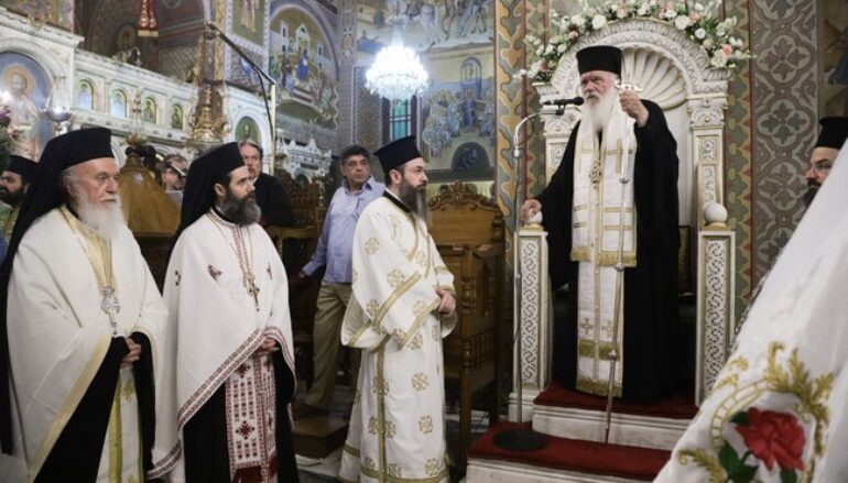 Ο Αρχιεπίσκοπος στον Ι. Ν. Αγίων Κωνσταντίνου και Ελένης Ομονοίας