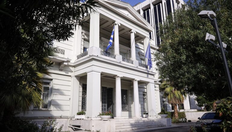Σκληρή απάντηση του ΥΠΕΞ για το σόου Ερντογάν