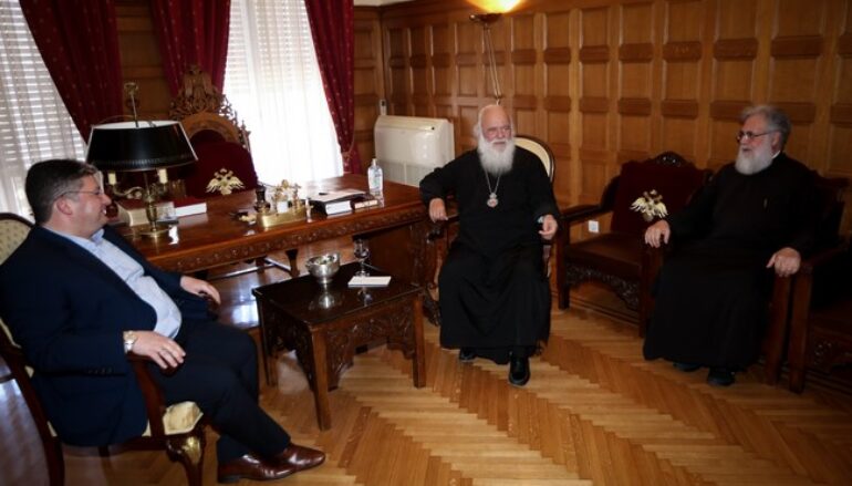 Ο Δήμαρχος Αχαρνών και ο Αντιπεριφερειάρχης Δυτ. Ελλάδος στον Αρχιεπίσκοπο
