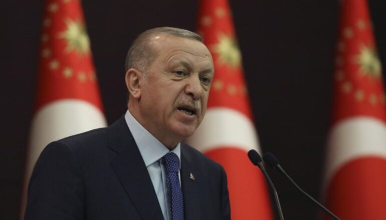 Ερντογάν: “Κανείς δεν έχει δικαίωμα να παρεμβαίνει στους χώρους προσευχής της χώρας μας”