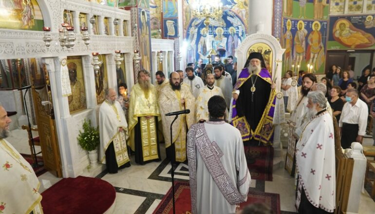 Λαμπρός ο Εσπερινός του Αγίου Νικοδήμου στη Νάξο