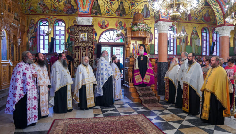 Αρχιερατικός Εσπερινός στην Ιερά Μονή Αγίας Κυριακής Λουτρού