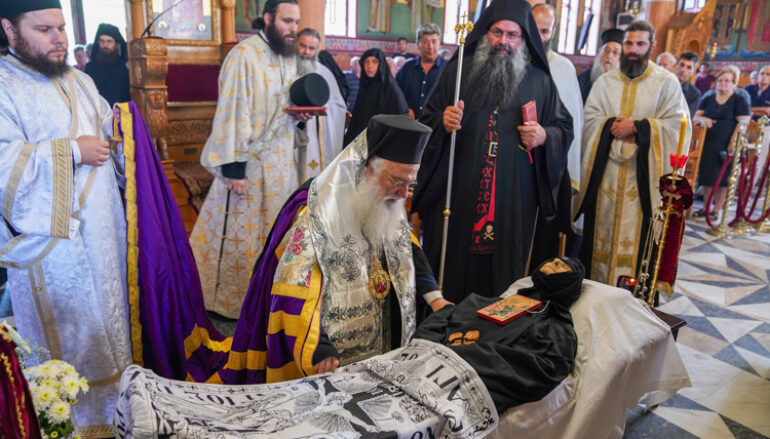 Εξόδιος Ακολουθία της Καθηγουμένης της Ι. Μονής Αγίας Κυριακής Λουτρού