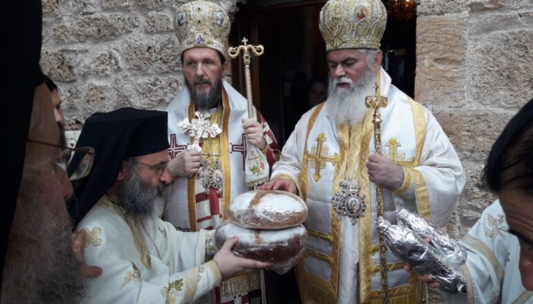 Δισαρχιερατική Θεία Λειτουργία στη σκήτη του Οσίου Λεοντίου