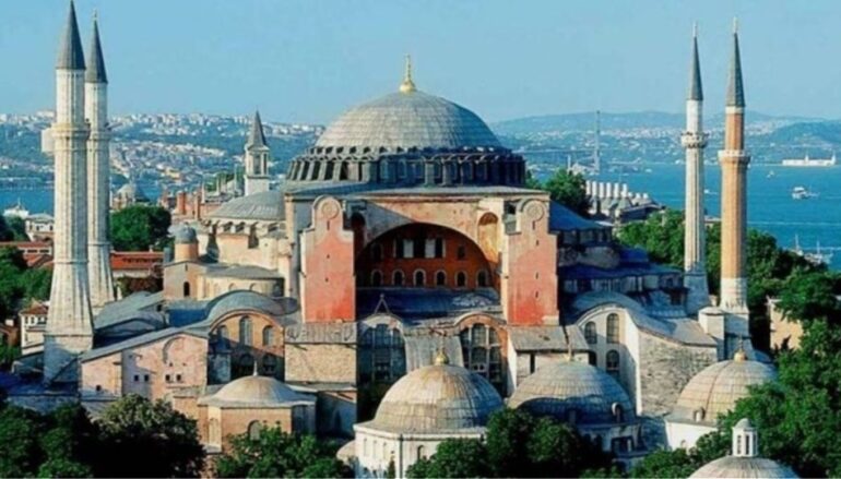 UNESCO: “Μνημείο Παγκόσμιας Πολιτιστικής Κληρονομιάς η Αγία Σοφία”