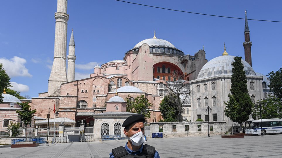 Η Τουρκία προετοιμάζει την Αγία Σοφία για μουσουλμανική προσευχή
