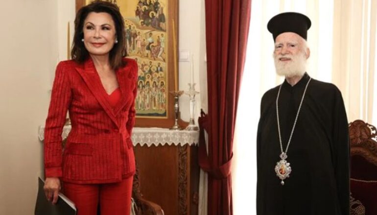 Στον Αρχιεπίσκοπο Κρήτης Ειρηναίο η Γιάννα Αγγελοπούλου