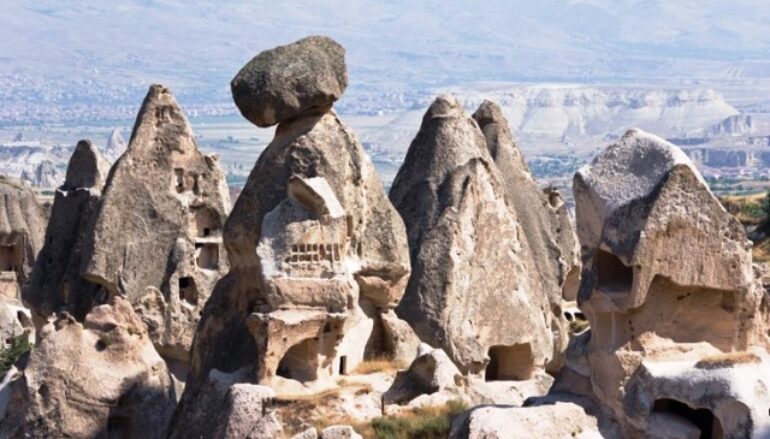 «Ἡ χαμένη (ἤ κρυμμένη) Ρωμηοσύνη»