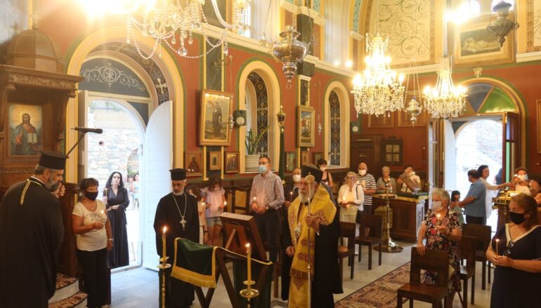Ιερά Παράκληση από τον Μητροπολίτη Σύρου Δωρόθεο