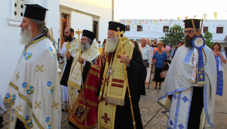 Δισαρχιερατικός Εσπερινός της Αγίας Ελέσας στα Κύθηρα
