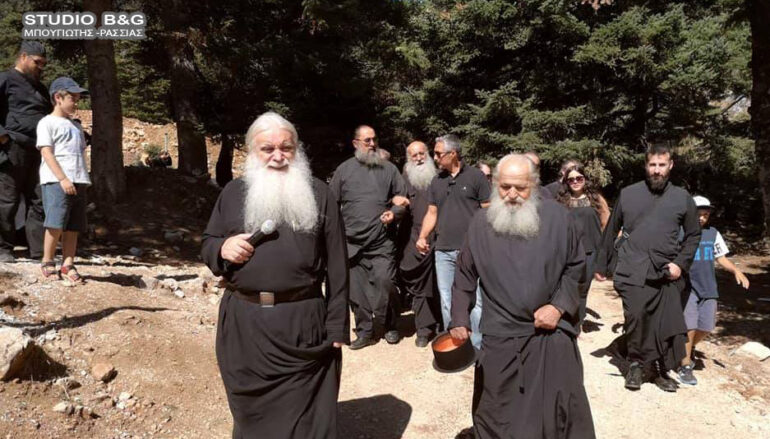 Ο Μητροπολίτης Αργολίδας στις υπό ανακατασκευή κατασκηνώσεις του Φαρμακά