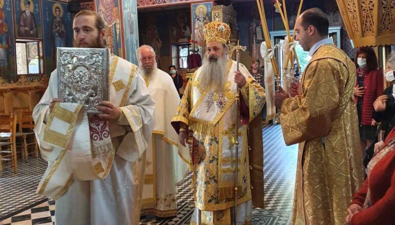 Ο Μητροπολίτης Σταγών στο χωριό των πολυτέκνων