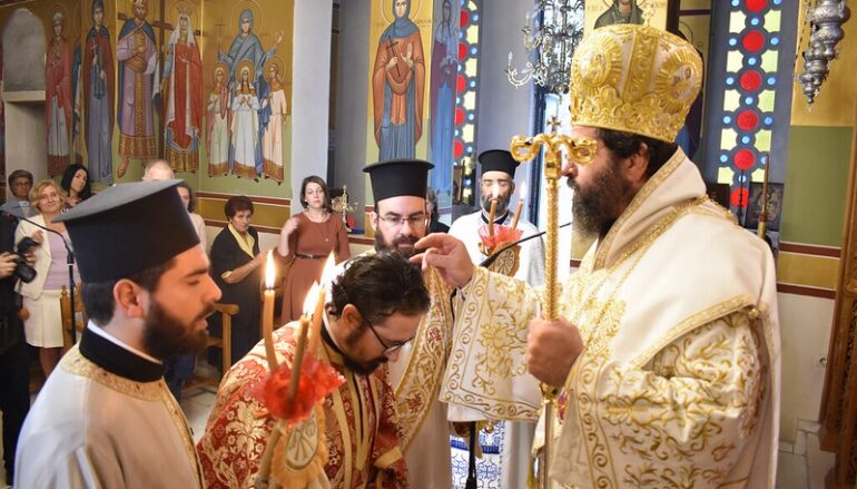 Χειροτονία Διακόνου από τον Μητροπολίτη Μαρωνείας