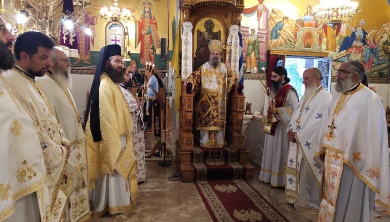 Πατρῶν: «Ὁ Ὀρθόδοξος Λαός ἀπαντᾶ δυναμικά καί ἀποστομωτικά στούς ὑβριστάς τῆς Θείας Εὐχαριστίας»