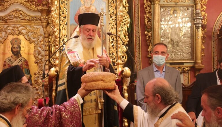 Αρχιερατικός Εσπερινός της Παναγίας Φανερωμένης στην Ερμούπολη της Σύρου