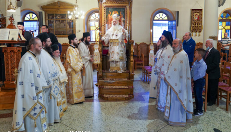 Αρχιερατική Θ. Λειτουργία στον Ι. Ναό Κοιμήσεως της Θεοτόκου Ναούσης