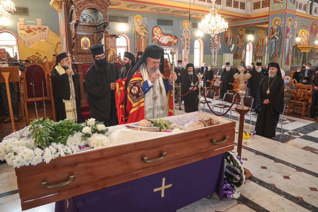 Η Εξόδιος Ακολουθία του μακαριστού Επισκόπου Σαλαμίνος Βαρνάβα