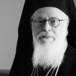 Ο Αρχιεπίσκοπος Αλβανίας ανέβασε ξανά πυρετό