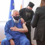 Εμβολιάστηκε ο Αρχιεπίσκοπος Κύπρου Χρυσόστομος