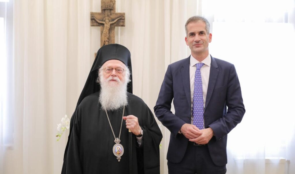 Μπακογιάννης: “Ευγνώμων για τη συνάντησή μου με τον Αρχιεπίσκοπο Αναστάσιο”