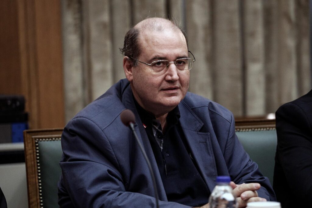 Ο Φίλης αμετανόητος επιτίθεται στην Εκκλησία και στο μάθημα των Θρησκευτικών