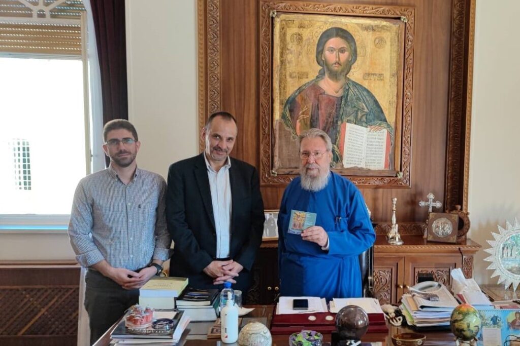 Η νέα μουσική έκδοση “Άγιοι της Κύπρου” στα χέρια του Αρχιεπισκόπου Χρυσοστόμου